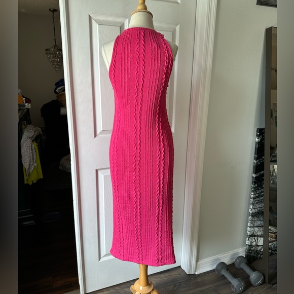 Beautiful sleeveless, lightweight sweater dress pink size small - Picture 2 of 4